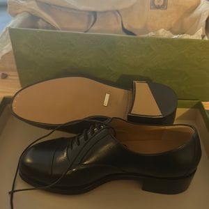 Gucci black leather lace up jakarta shoes for women. Size 34 never worn.